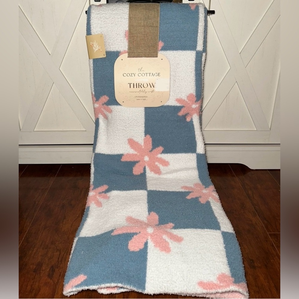 NEW The Cozy‎ Cottage Knitted Throw Blanket Blue White Checkered Pink Floral